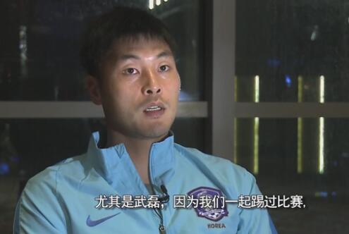他心里感叹：你有点紧张？你知不知道老子现在心里也是慌得一批啊。